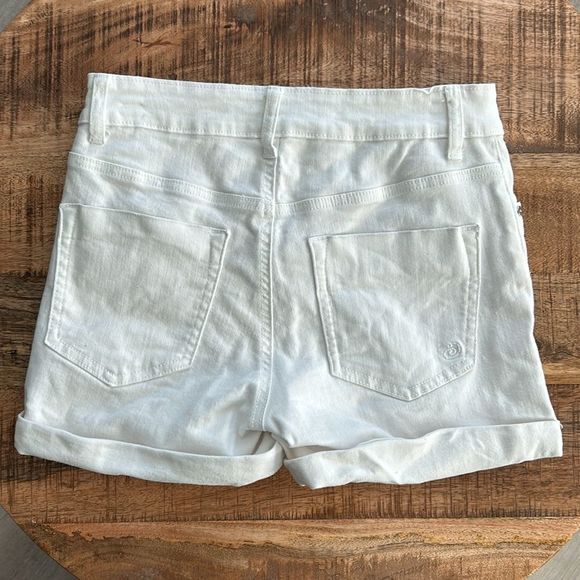 High Waist Shorts 3 Pair for Sale 3 Pair Bundle. Holds curves nicely - Picture 3 of 13